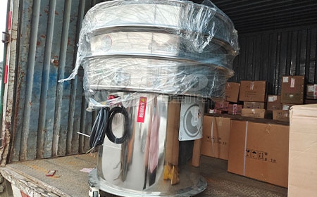 山東威?？蛻舳ㄖ坪Y分塑料顆粒旋振篩發(fā)貨