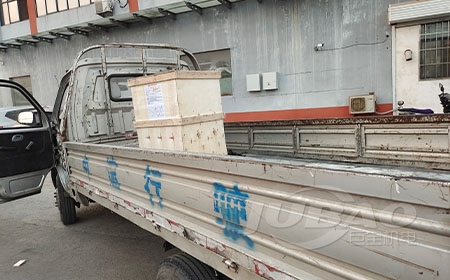 河北保定王先生訂購真空上料機(jī)木箱打包完畢，已發(fā)貨