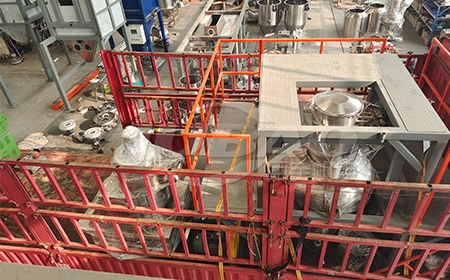 湖北武漢丁先生訂購(gòu)的真空上料機(jī)、無(wú)塵投料站發(fā)貨